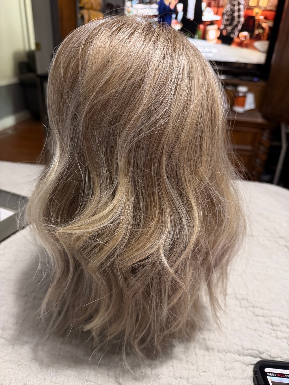Raquel Welch Wavy Day in SS Sand RL16/21SS
